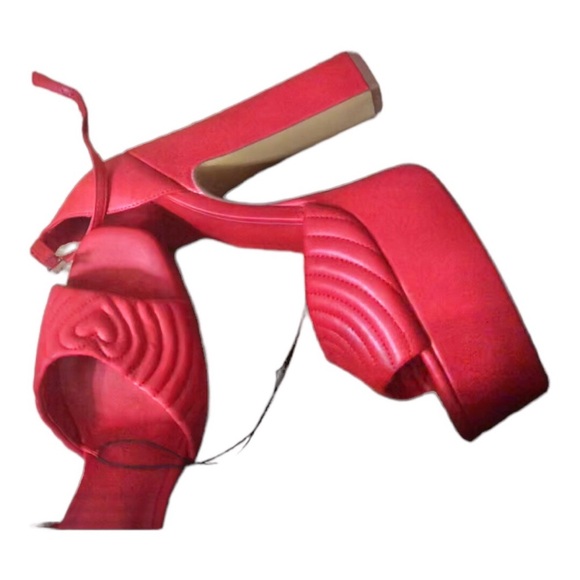 Aldo red quilted heart platform Ankle‎ strap puffy platform heel sandals size 10 - Picture 4 of 16